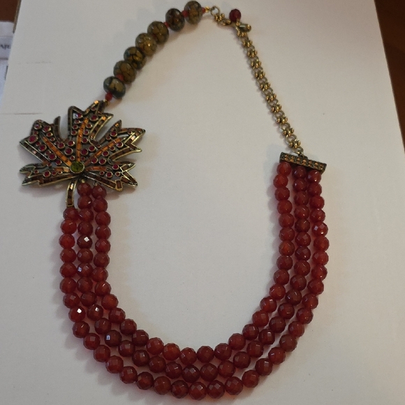 RETIRED Heidi Daus Red Beaded Necklace Gold Leaf Design And Swarovski Elements. - Picture 1 of 5